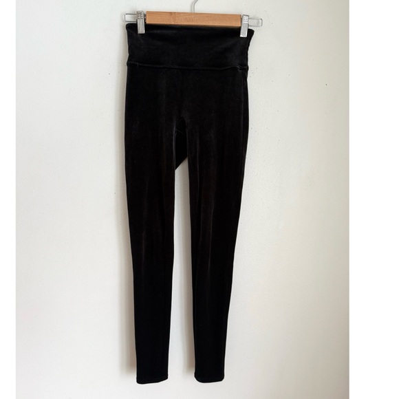 SPANX Velvet Leggings in Black - Picture 4 of 7
